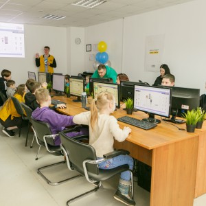 Новый класс в развлекательном центре города Томска! Скоро открытие! - Школа программирования для детей, компьютерные курсы для школьников, начинающих и подростков - KIBERone г. Приозерск